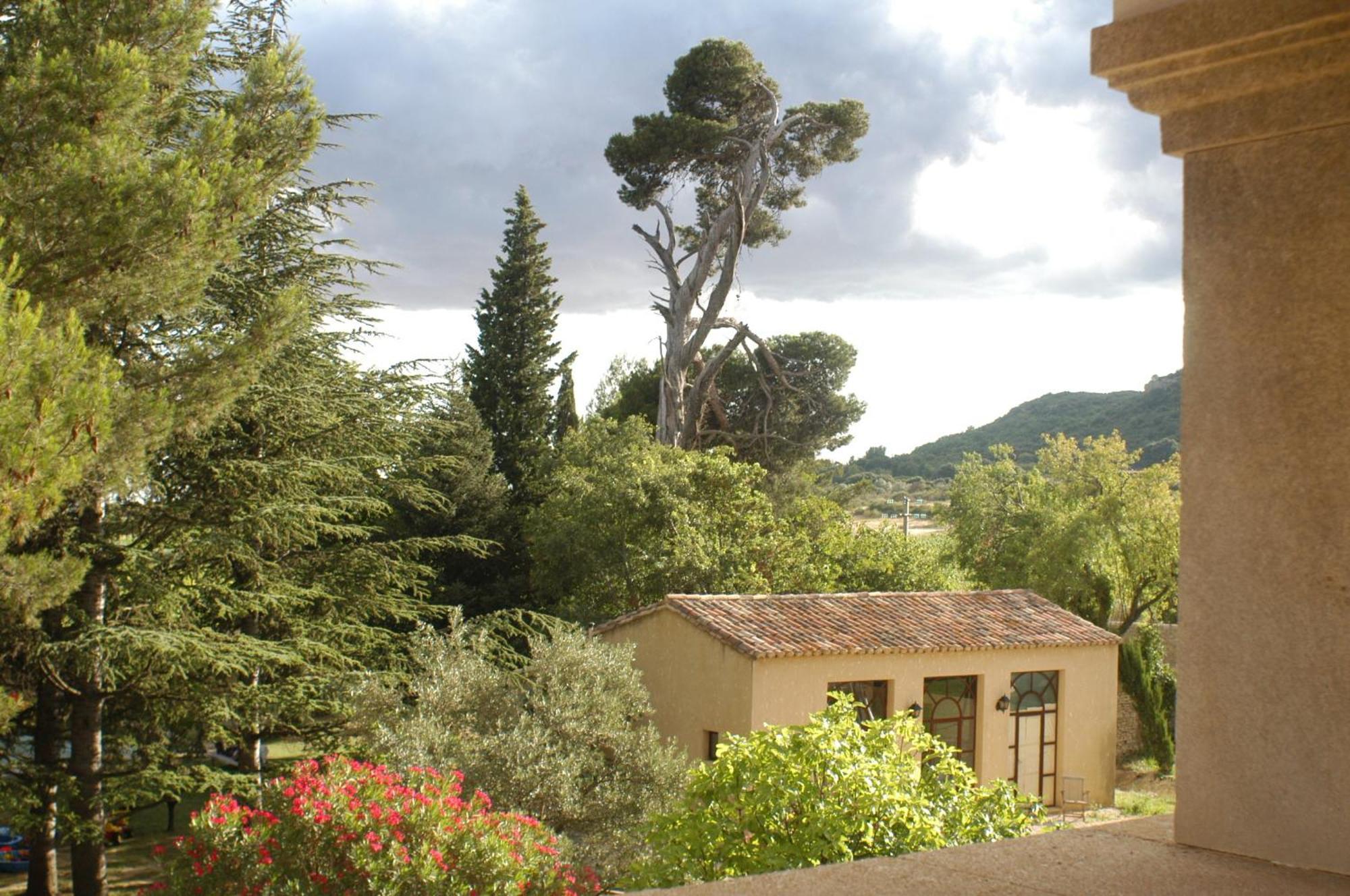 Domaine Des Escaunes Sernhac Bagian luar foto