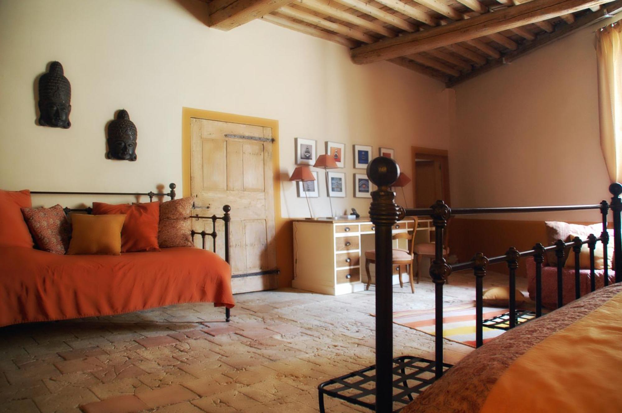 Domaine Des Escaunes Sernhac Bagian luar foto