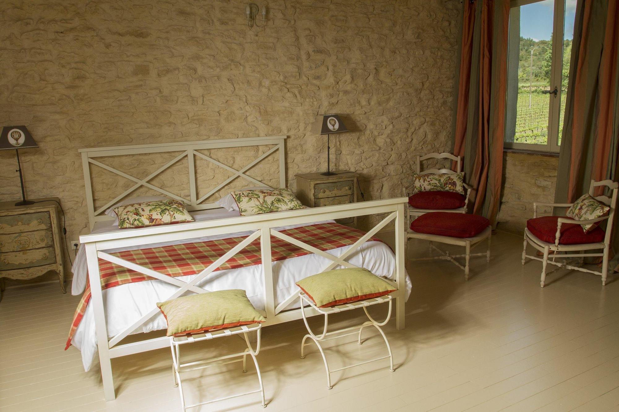 Domaine Des Escaunes Sernhac Bagian luar foto