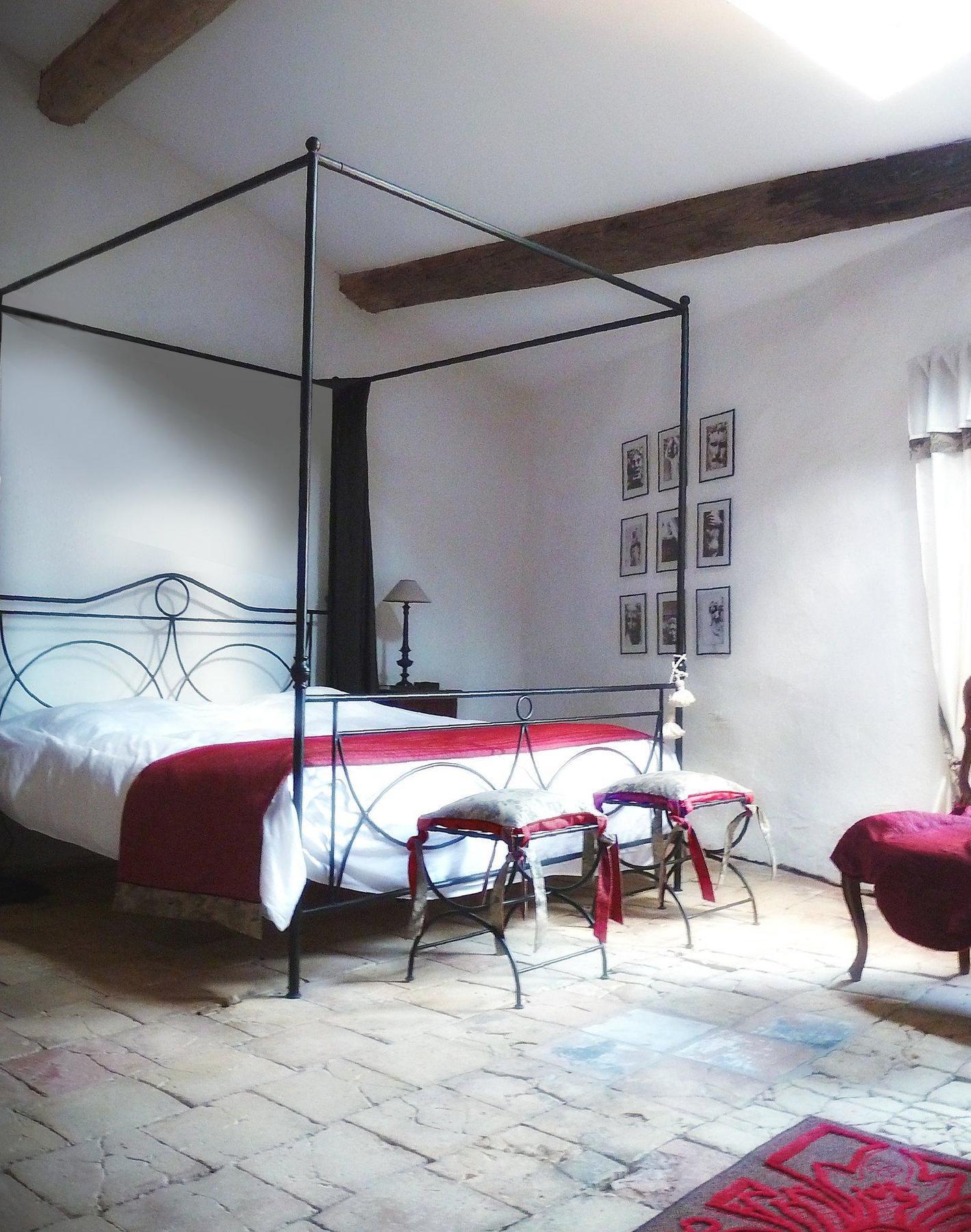 Domaine Des Escaunes Sernhac Bagian luar foto