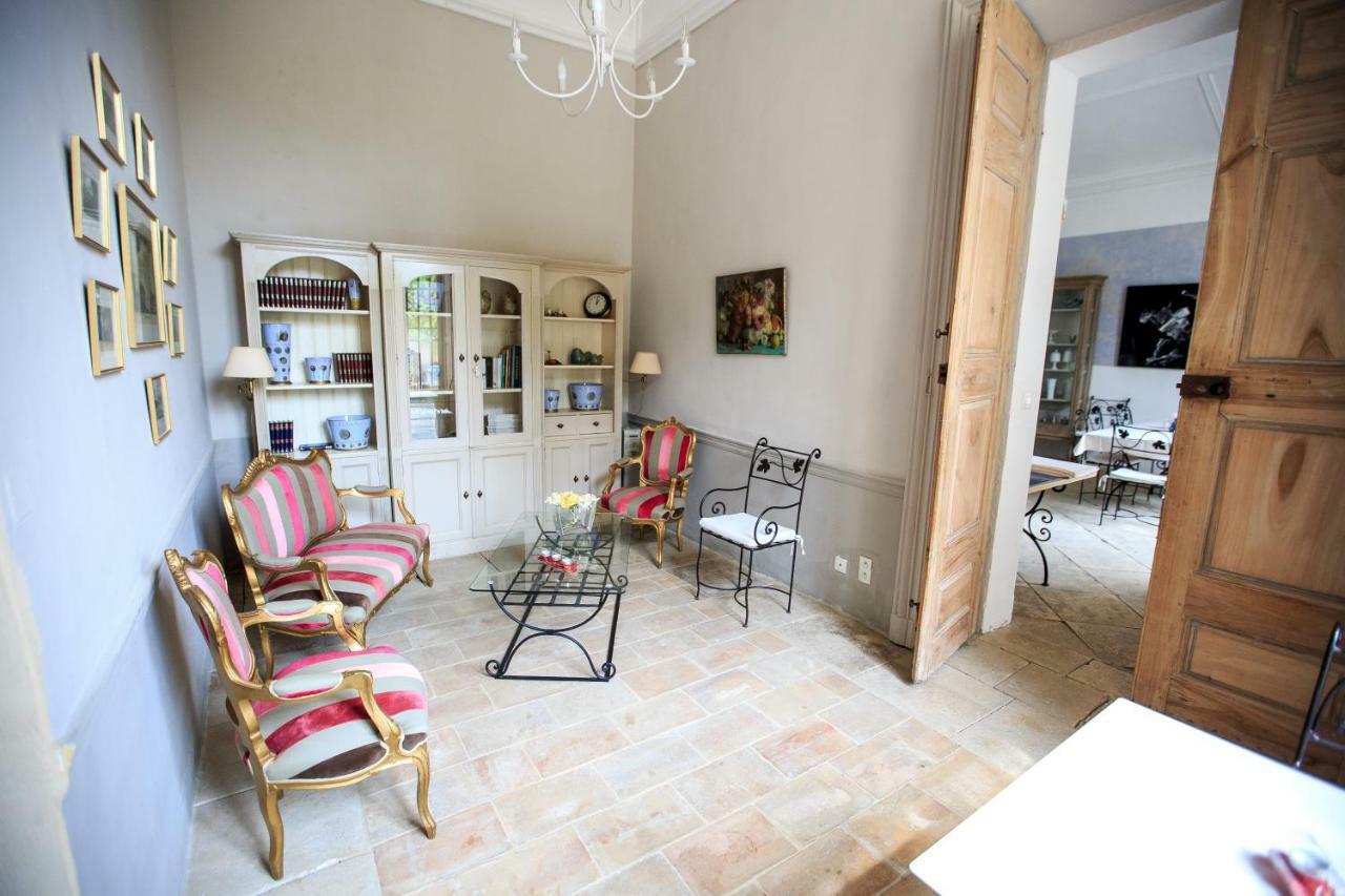 Domaine Des Escaunes Sernhac Bagian luar foto